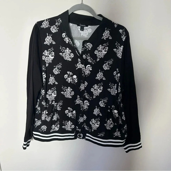 Torrid Twill Bomber Jacket Black and White Skull Print Size 1/1X - Picture 2 of 8